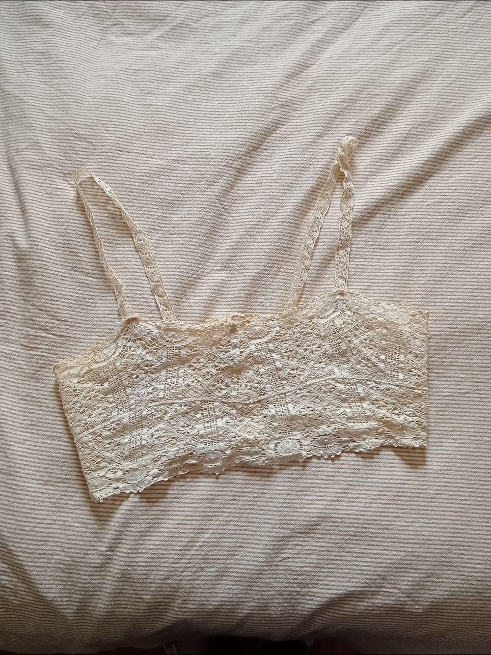 Antique 1930s Lace / Crochet Bralette Camisole Crop top Vintage